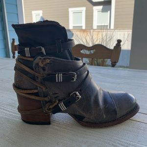 Freebird by Steven Crue Booties size 8